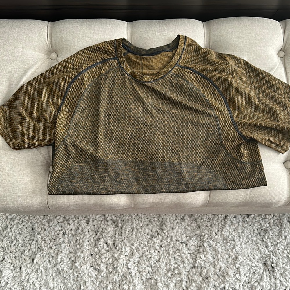 Lululemon Metal Vent 2.0 Size M